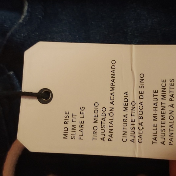 🩵2/$40 or 3/$45 Forever 21 size 24" mid rise Flare cut jeans - Picture 2 of 4